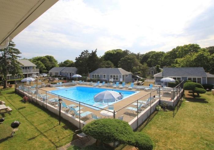 Village Green Motel Yarmouth Port 外观 照片